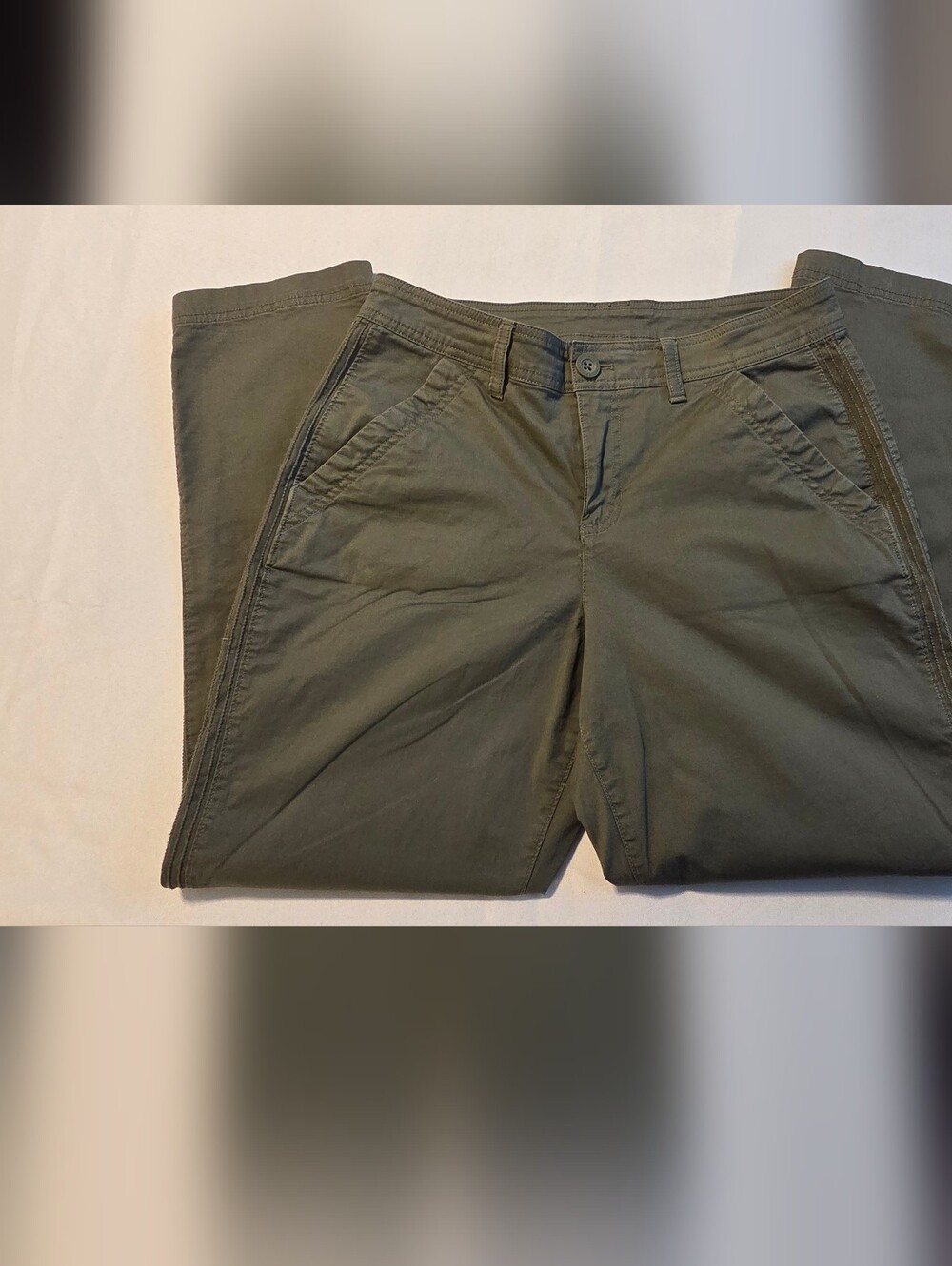 Eddie Bauer Olive Green Utility Chino Pants Cropped Ankle Slit Women's Size 4